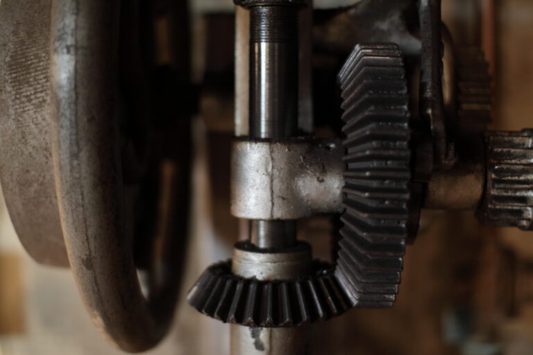 Gears by bartlec is licensed under CC BY 2.0.